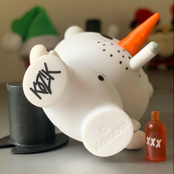 Kid robot Frank kozik snowman 2010 edition. - Picture 2 of 9
